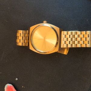 Nixon time teller
